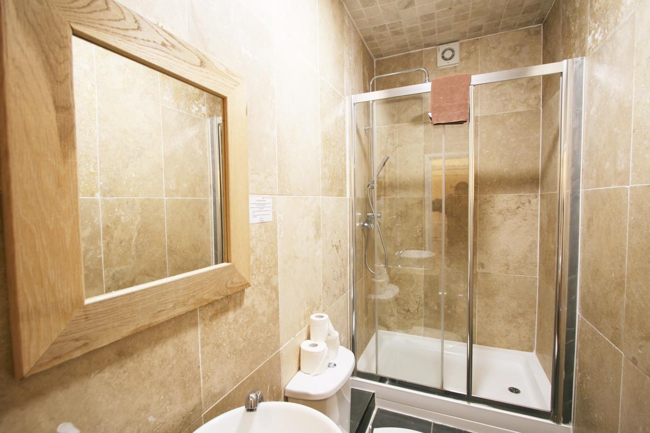 Central Studios Gloucester Place By Roomsbooked Cheltenham Eksteriør bilde