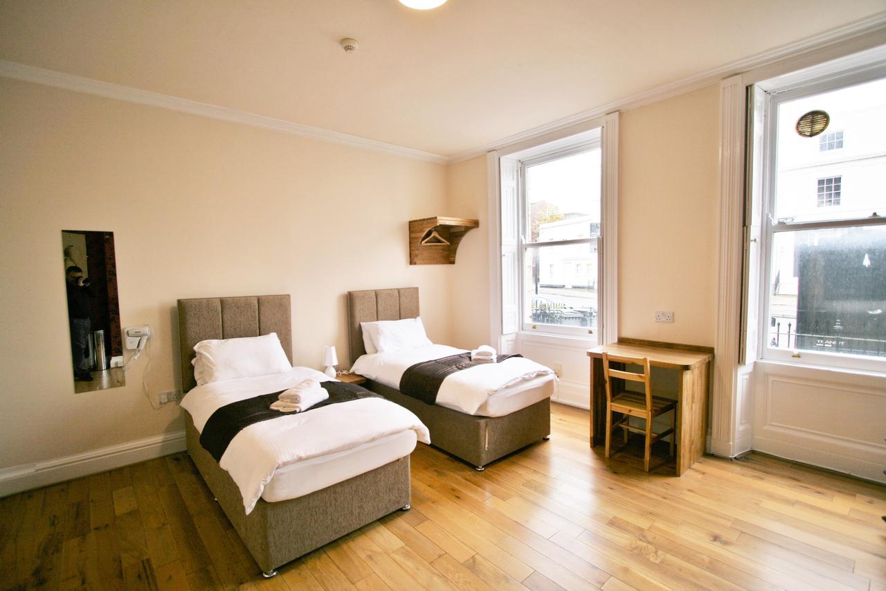Central Studios Gloucester Place By Roomsbooked Cheltenham Eksteriør bilde