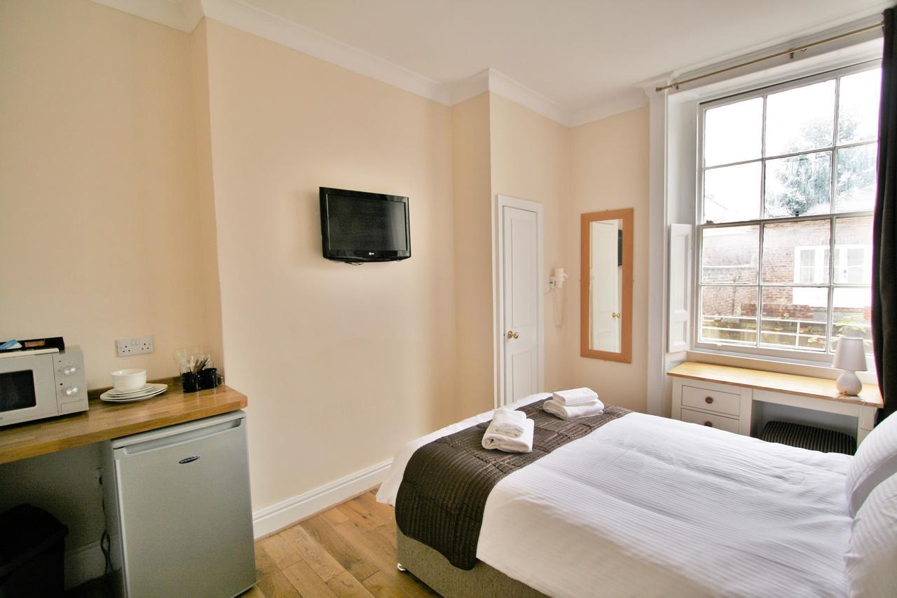 Central Studios Gloucester Place By Roomsbooked Cheltenham Eksteriør bilde